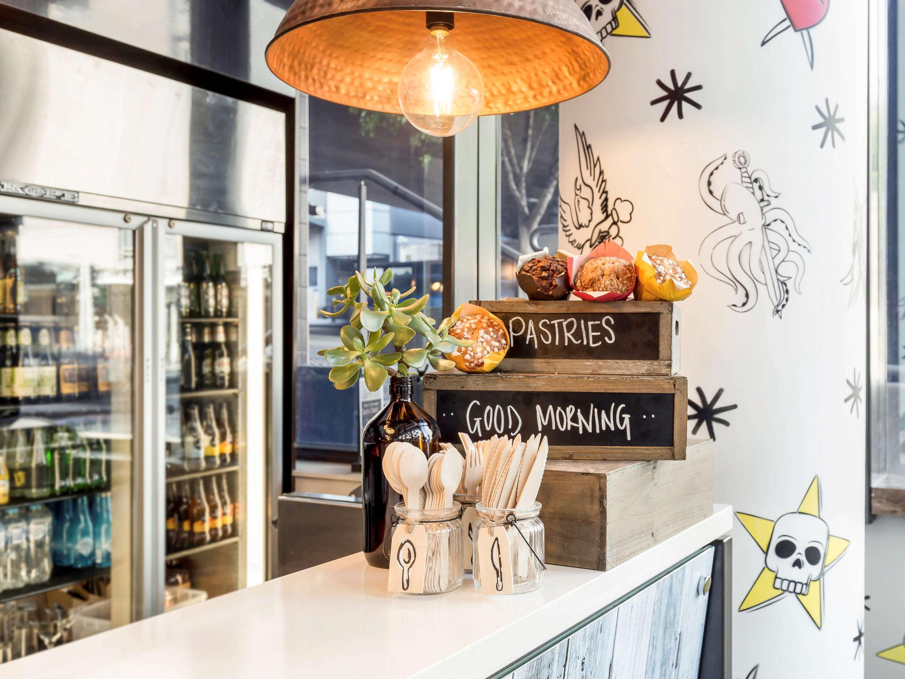 Ibis Sydney Barangaroo Hotel Екстериор снимка