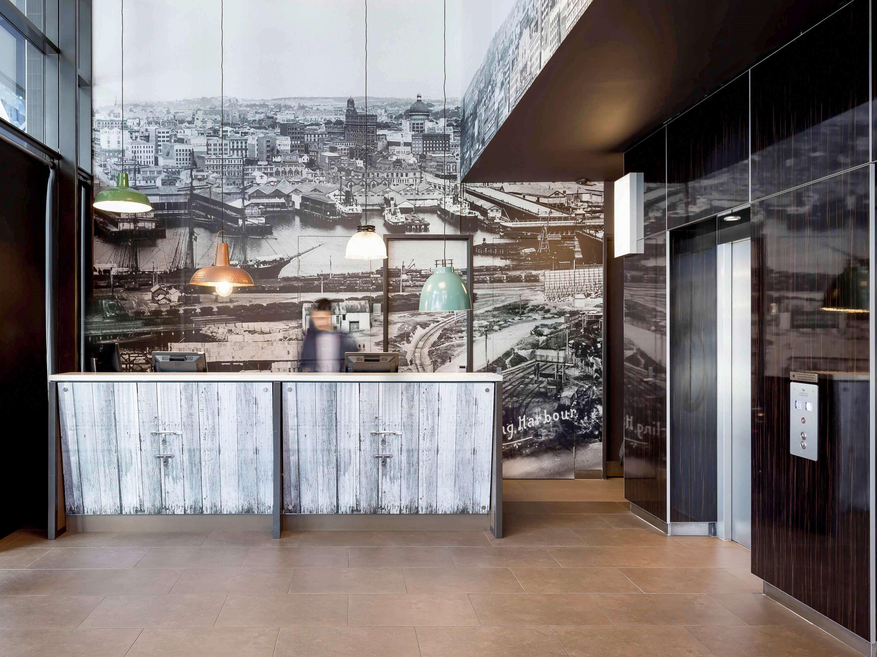 Ibis Sydney Barangaroo Hotel Екстериор снимка
